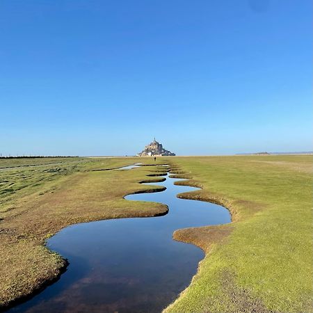 Sunset Family Guesthouse Mont Saint Michel Céaux Exteriör bild