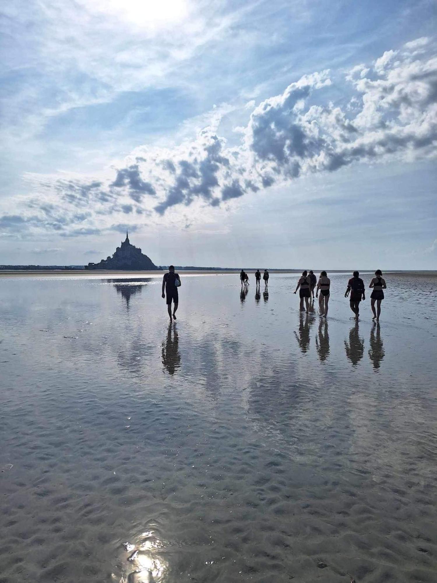 Sunset Family Guesthouse Mont Saint Michel Céaux Exteriör bild